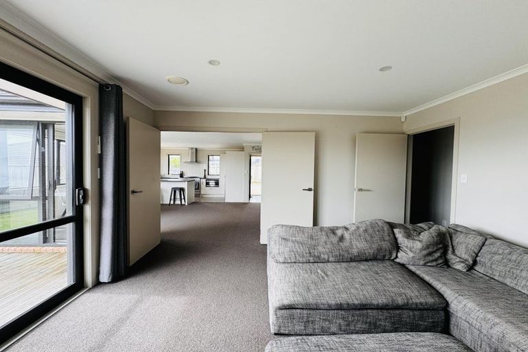 Photo of property in 8 Gibraltar Way, Fitzherbert, Palmerston North, 4410