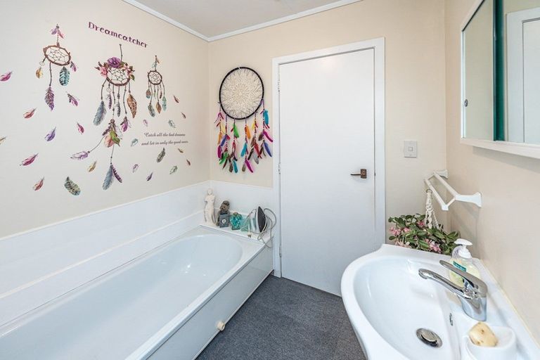 Photo of property in 27 Miro Street, Castlecliff, Whanganui, 4501