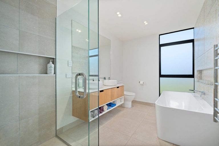 Photo of property in 16 Larch Crescent, Alexandra, 9320