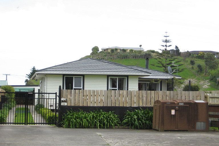 Photo of property in 176 South Road, Spotswood, New Plymouth, 4310