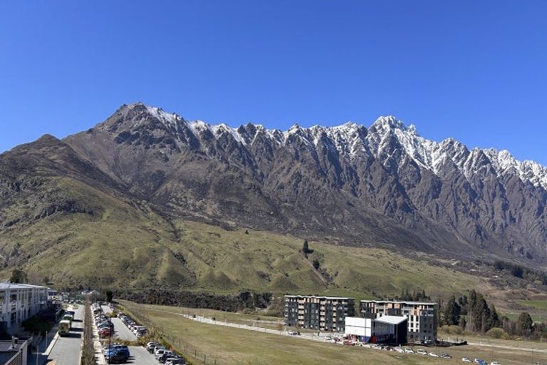 Photo of property in Wyndham Gardens Apartments, 30 Red Oaks Drive, Frankton, Queenstown, 9300