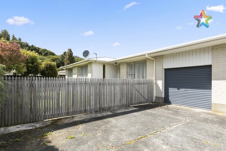 Photo of property in 6b Belgrave Street, Wainuiomata, Lower Hutt, 5014