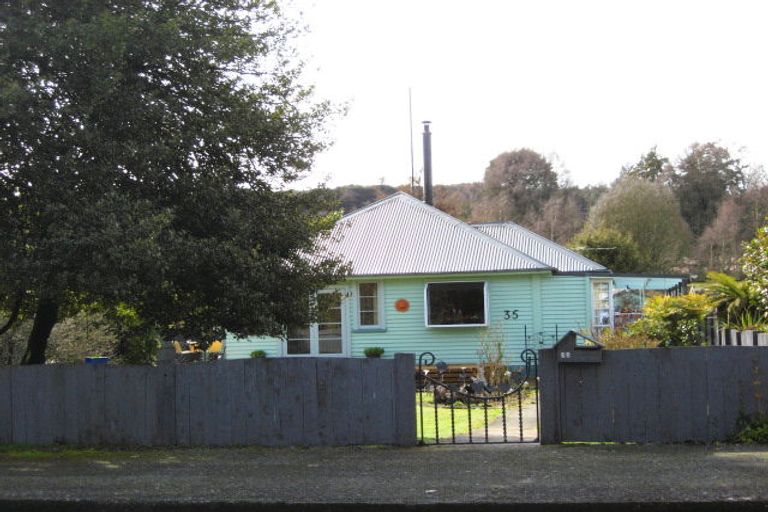 Photo of property in 35 Buller Road, Reefton, 7830