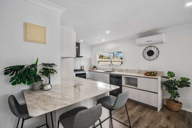 Photo of property in 1/69 Bay Street, Red Beach, 0932