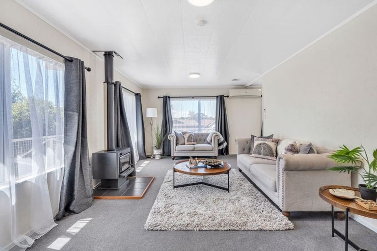 Photo of property in 18 Riverside Drive, Waiuku, 2123