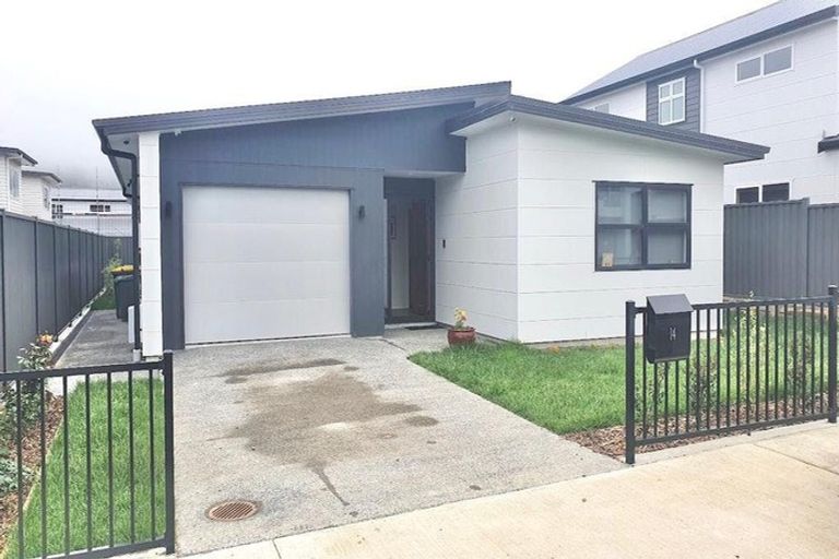 Photo of property in 14 Torea Place, Kenepuru, Porirua, 5022