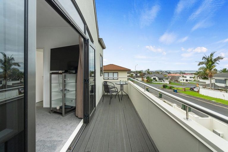 Photo of property in 3 Bluefin Way, West Harbour, Auckland, 0618
