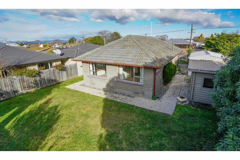 Photo of property in 32 Bentley Street, Russley, Christchurch, 8042