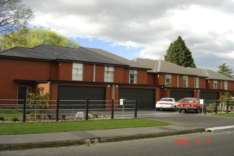 Photo of property in 3 Athol Terrace, Upper Riccarton, Christchurch, 8041