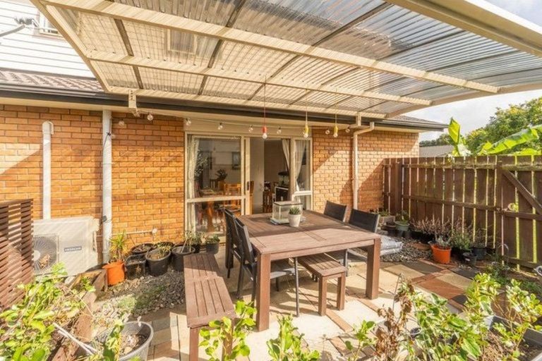 Photo of property in 27 Roy Douglas Place, Favona, Auckland, 2024