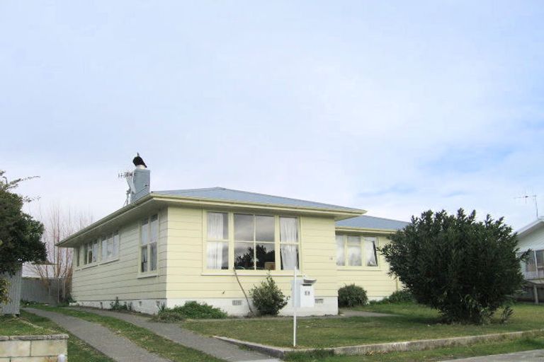 Photo of property in 11 Guildford Street, Tamatea, Napier, 4112