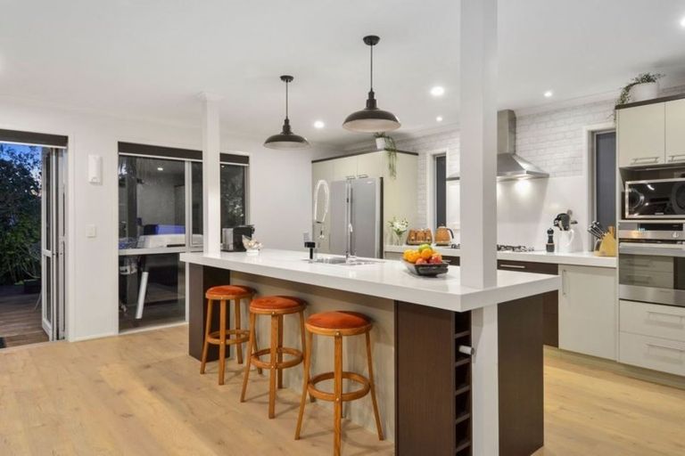 Photo of property in 250 Schnapper Rock Road, Schnapper Rock, Auckland, 0632