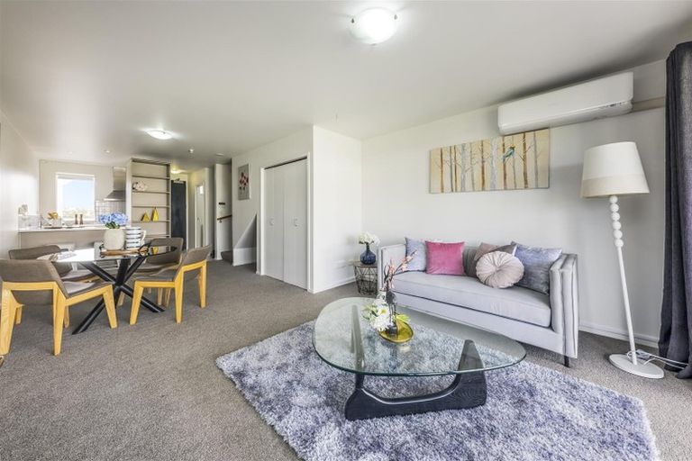 Photo of property in 5/23 Opito Way, East Tamaki, Auckland, 2013