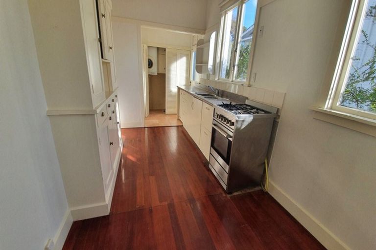 Photo of property in 1/56 Beresford Street, Bayswater, Auckland, 0622