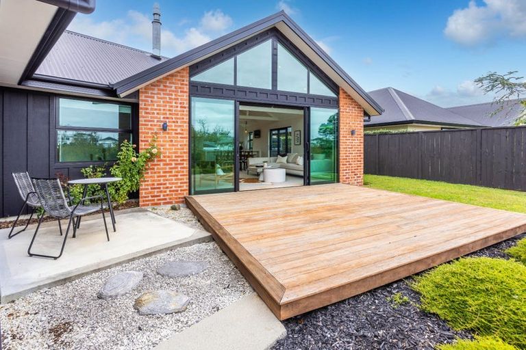 Photo of property in 14 Kentwood Place, Flagstaff, Hamilton, 3210