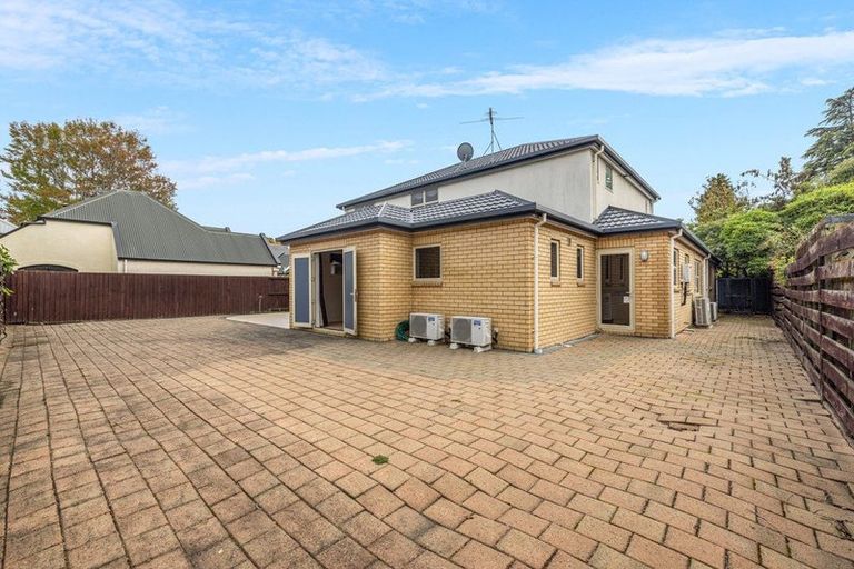 Photo of property in 133 Fendalton Road, Fendalton, Christchurch, 8052