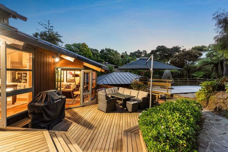 Photo of property in 50 Braemar Road, Castor Bay, Auckland, 0620