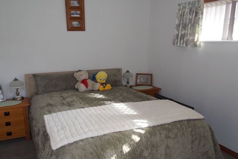 Photo of property in 16 Ongo Road, Hunterville, 4730