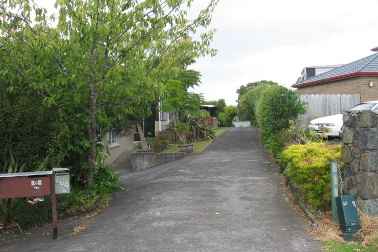 Photo of property in 1/264 Wairau Road, Glenfield, Auckland, 0627