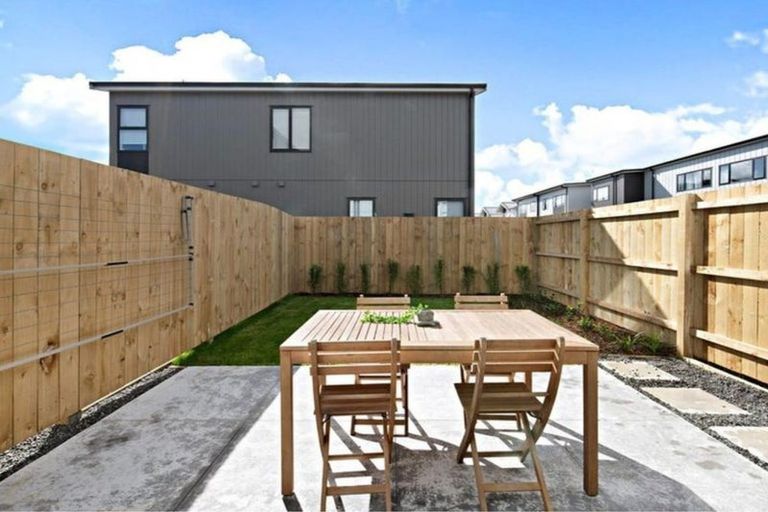 Photo of property in 5 Kitea Place, Mangere, Auckland, 2022