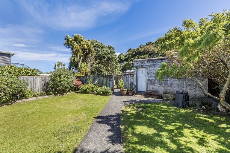 Photo of property in 49 Cluny Road, Plimmerton, Porirua, 5026