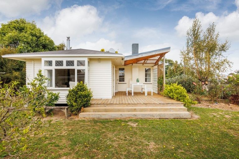 Photo of property in 2 Norwich Place, Awapuni, Palmerston North, 4412