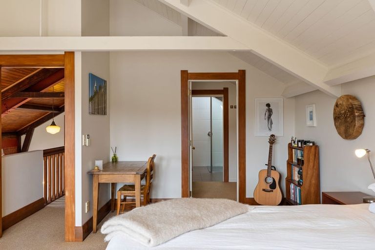 Photo of property in 2/32 Pitt Street, Wadestown, Wellington, 6012