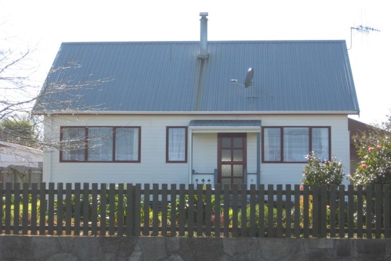 Photo of property in 27 Station Road, Marton, 4710