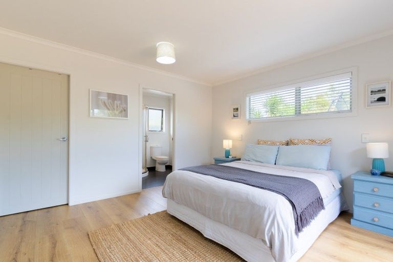 Photo of property in 7 Simpson Crescent, Raumati Beach, Paraparaumu, 5032