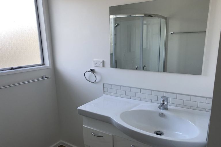 Photo of property in 35a Kuaka Crescent, Bromley, Christchurch, 8062