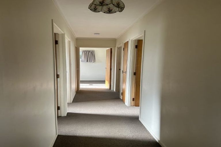 Photo of property in 5 Crosby Road, West Harbour, Auckland, 0618