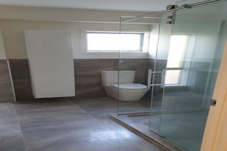 Photo of property in 31 Sealy Road, Torbay, Auckland, 0630