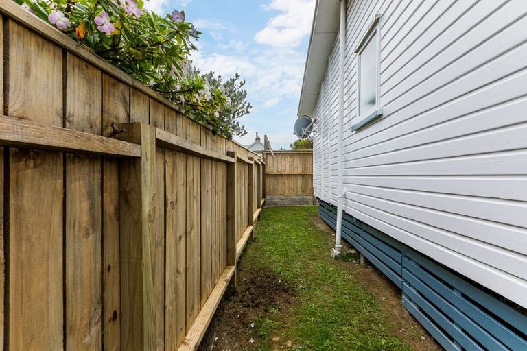 Photo of property in 10a Main Road, Titahi Bay, Porirua, 5022