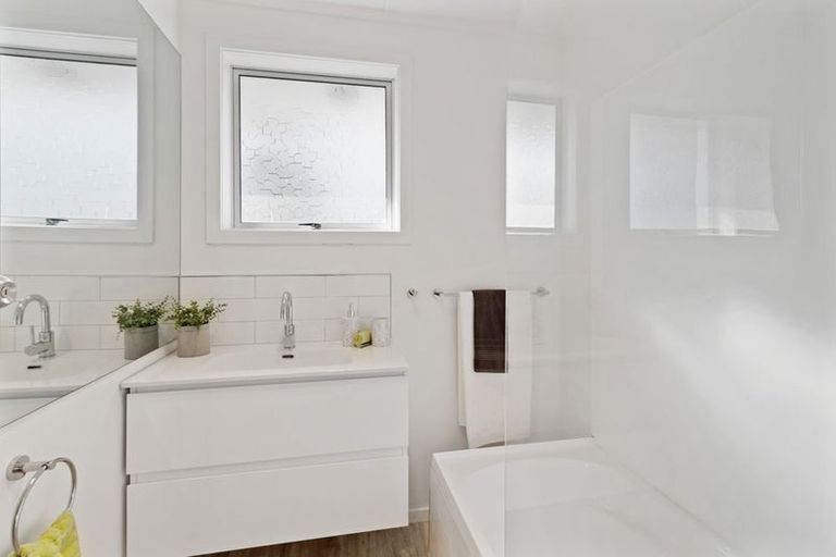 Photo of property in 23 Kowhai Street, Hamilton Lake, Hamilton, 3204