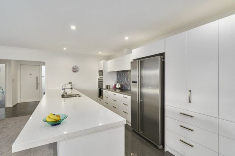 Photo of property in 37 Rodeo Drive, Kelvin Grove, Palmerston North, 4414