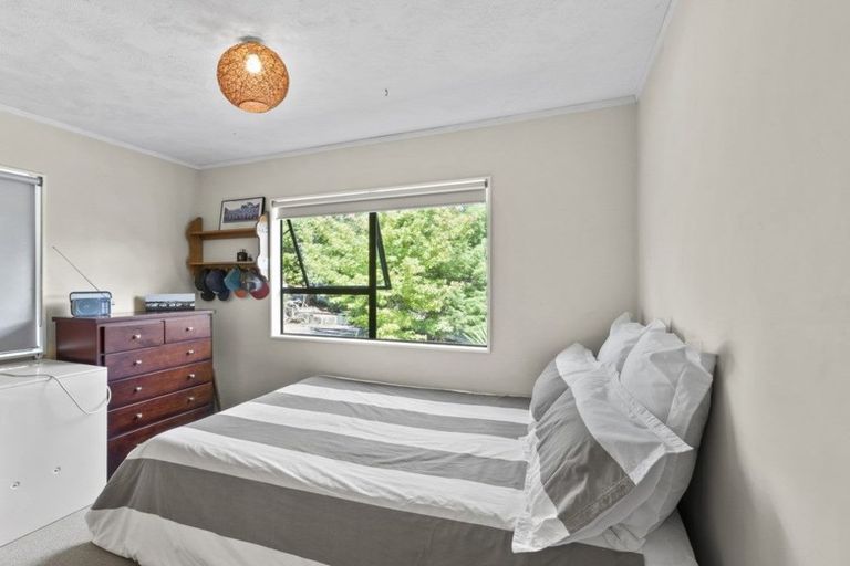 Photo of property in 9 Telephone Road, Birkenhead, Auckland, 0626