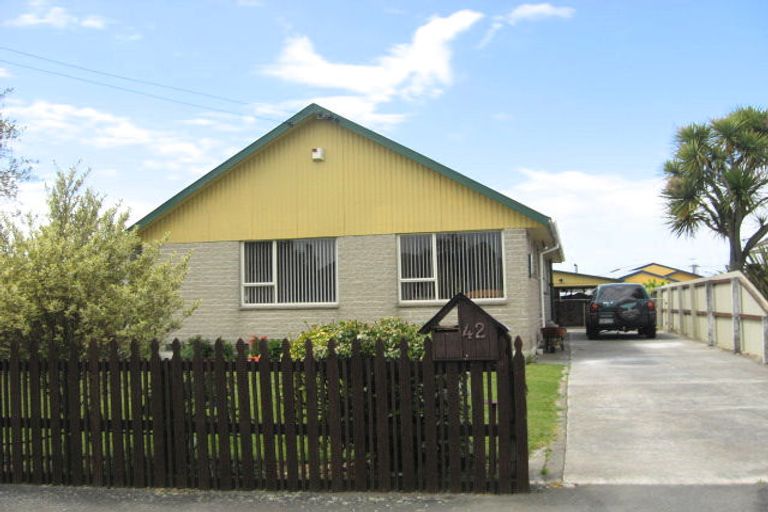 Photo of property in 42 Fenchurch Street, Redwood, Christchurch, 8051