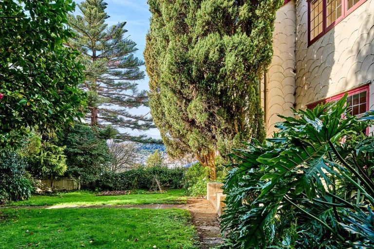 Photo of property in 3 Waiteata Road, Kelburn, Wellington, 6012