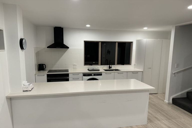 Photo of property in Lakeview Terrace, 19/14 Ambrico Place, New Lynn, Auckland, 0600