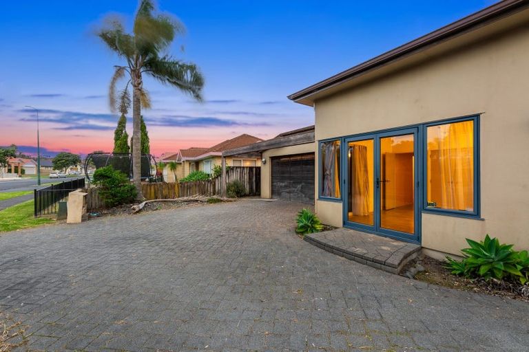 Photo of property in 1 Maghera Drive, East Tamaki, Auckland, 2016