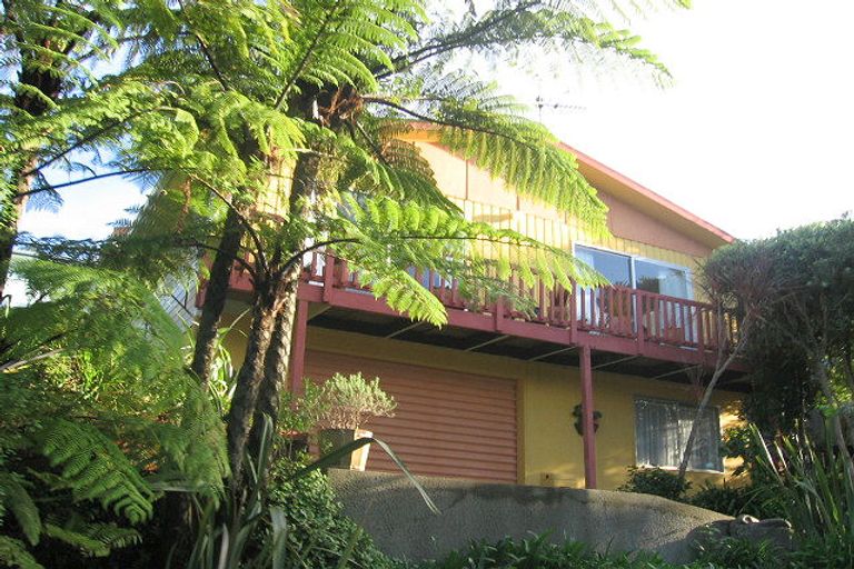 Photo of property in 9 Turriff Crescent, Tawa, Wellington, 5028