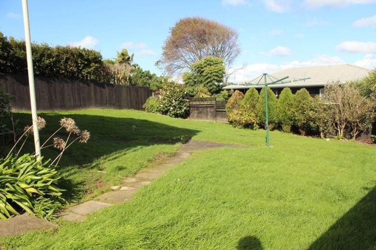 Photo of property in 123 Sandspit Road, Shelly Park, Auckland, 2014