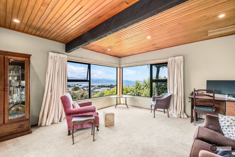 Photo of property in 14 Laurel Grove, Maungaraki, Lower Hutt, 5010