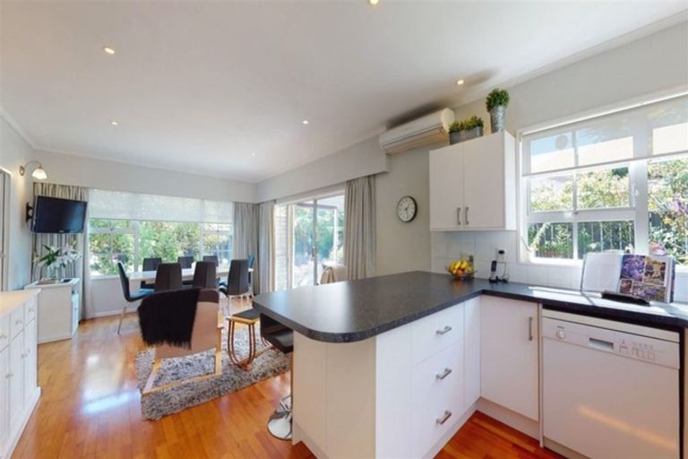 Photo of property in 14a Norton Park Avenue, Fairfield, Lower Hutt, 5011
