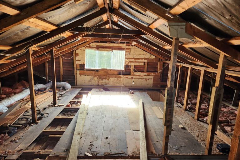 Photo of property in 11 Rosalie Terrace, Kelvin Grove, Palmerston North, 4414