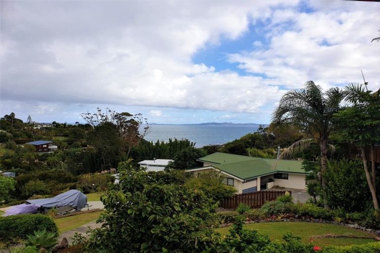 Photo of property in 25 Powells Road, Cable Bay, 0420