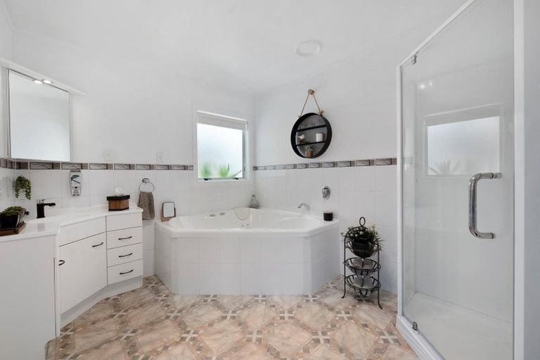 Photo of property in 2 Westbourne Avenue, Pomare, Rotorua, 3015