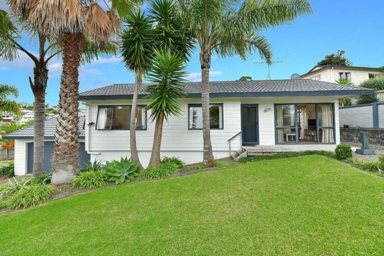 Photo of property in 1/6 Knott Road, Stanmore Bay, Whangaparaoa, 0932