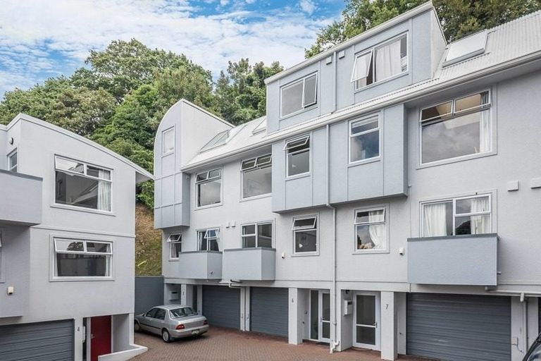 Photo of property in Fernhill Flats, 7/324 The Terrace, Te Aro, Wellington, 6011