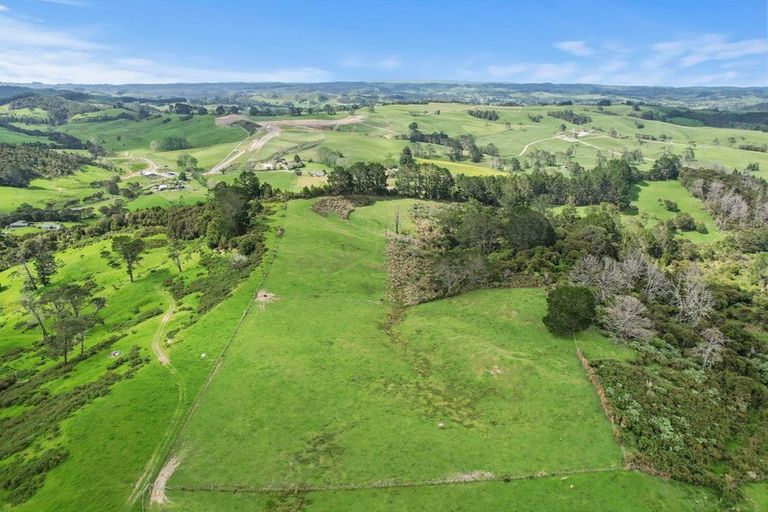 Photo of property in 132b Gatfield Road, Kaukapakapa, 0873